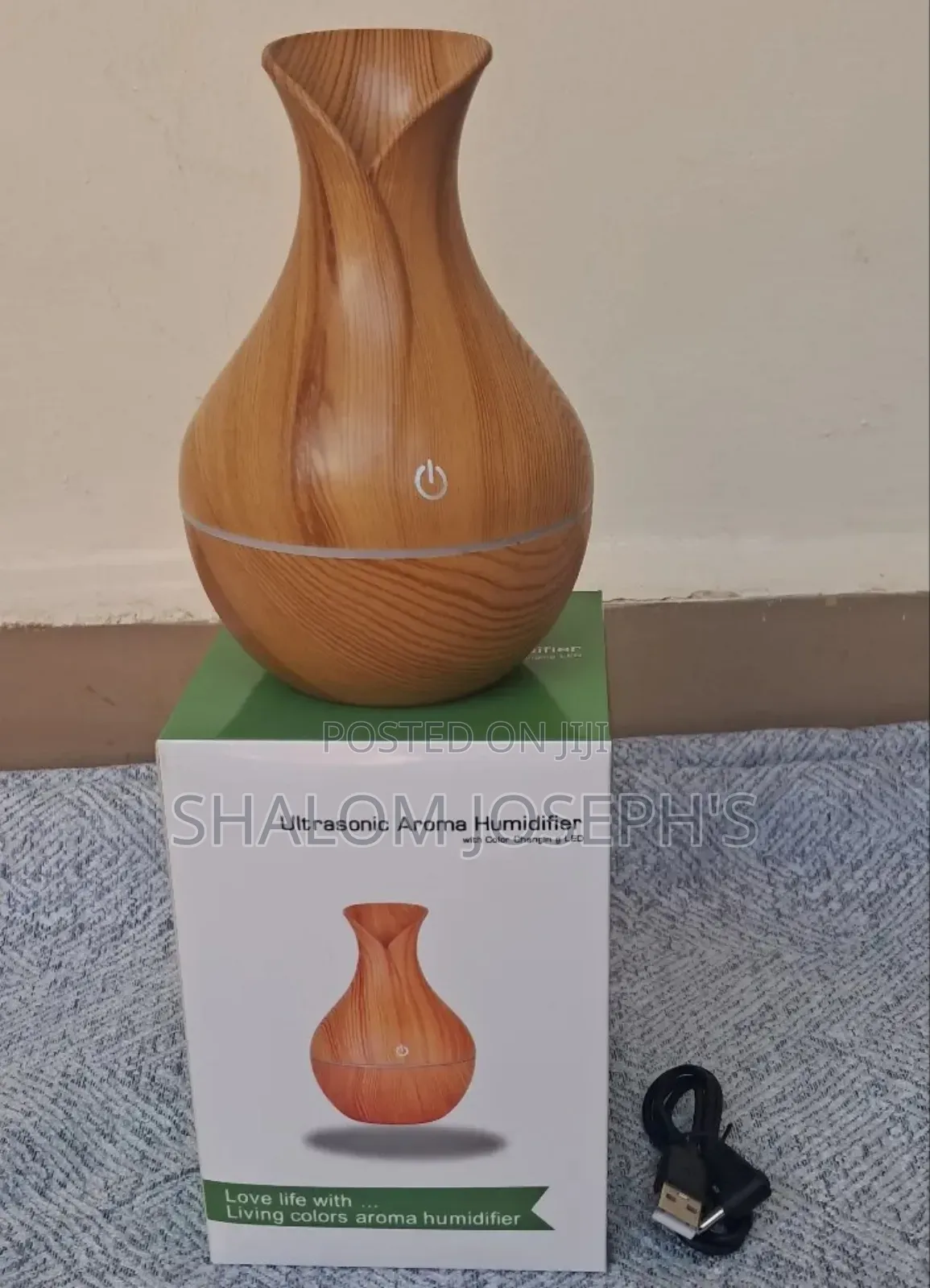 Pot-Like Ultrasonic Humidifier With Changing Led