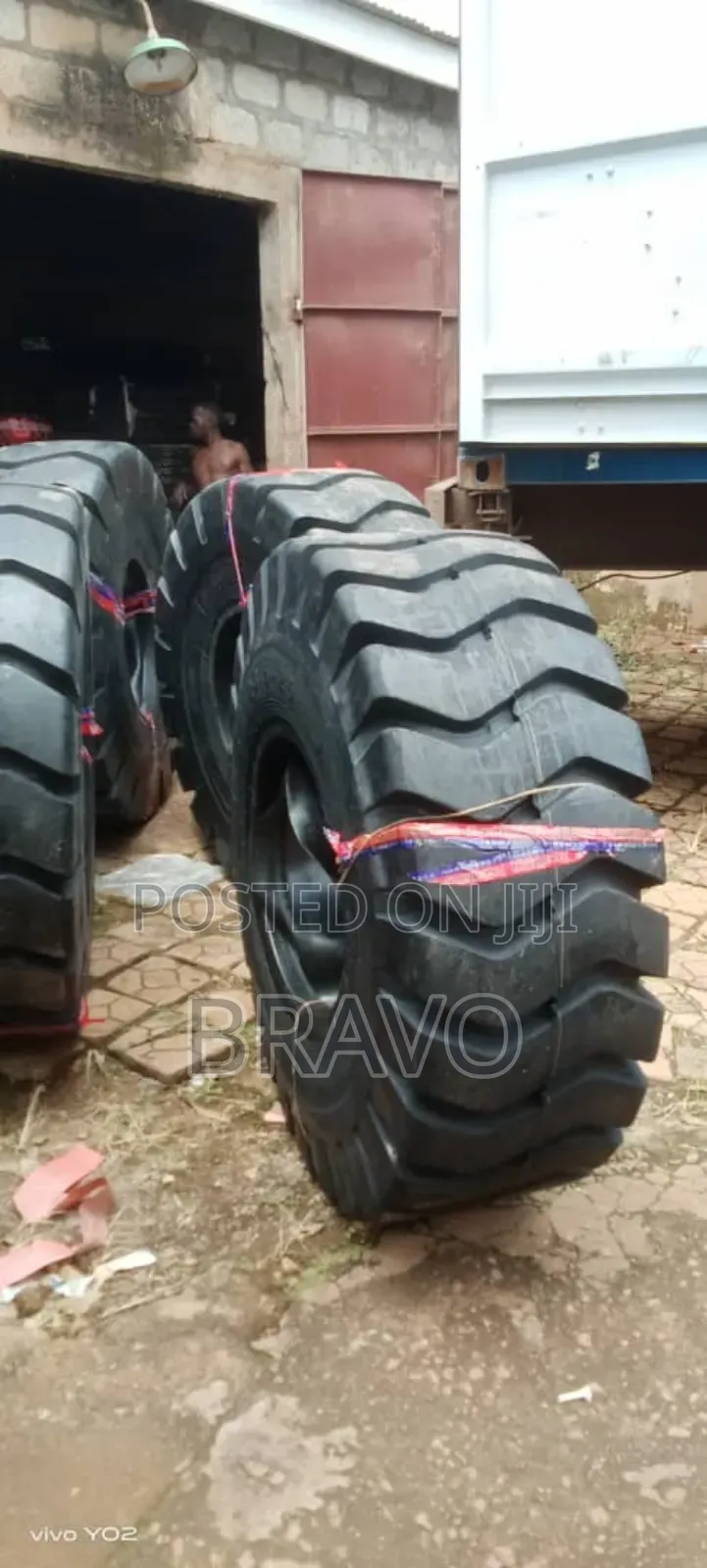 17.5- 25 Tractor Tyres With Tube Inside.