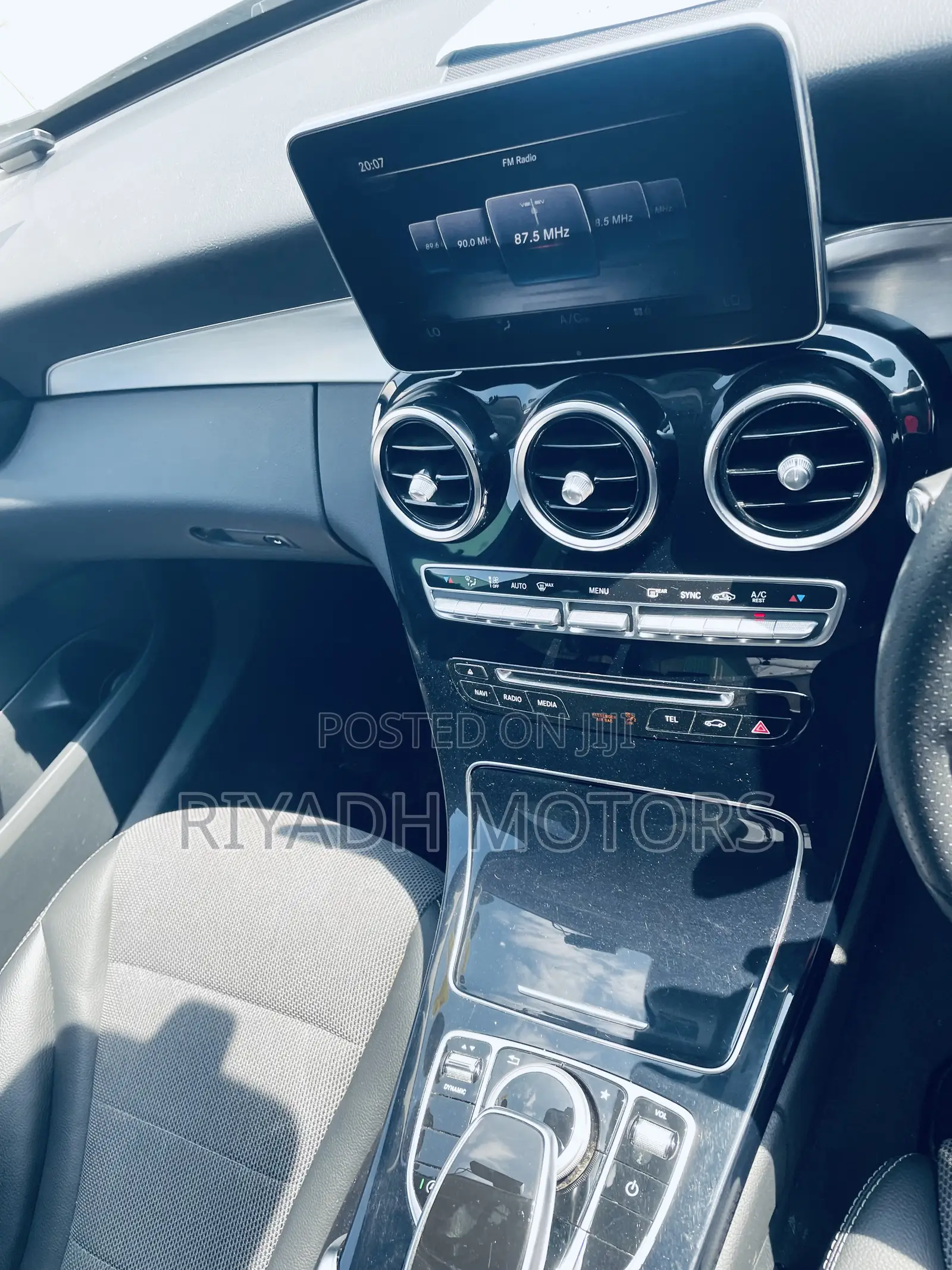 Mercedes-Benz C180 2016 Silver