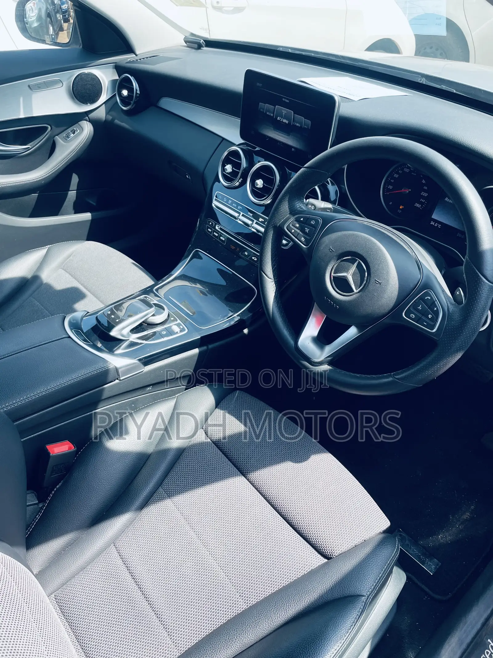 Mercedes-Benz C180 2016 Silver