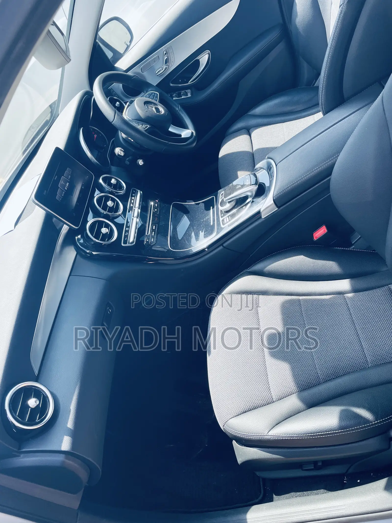 Mercedes-Benz C180 2016 Silver