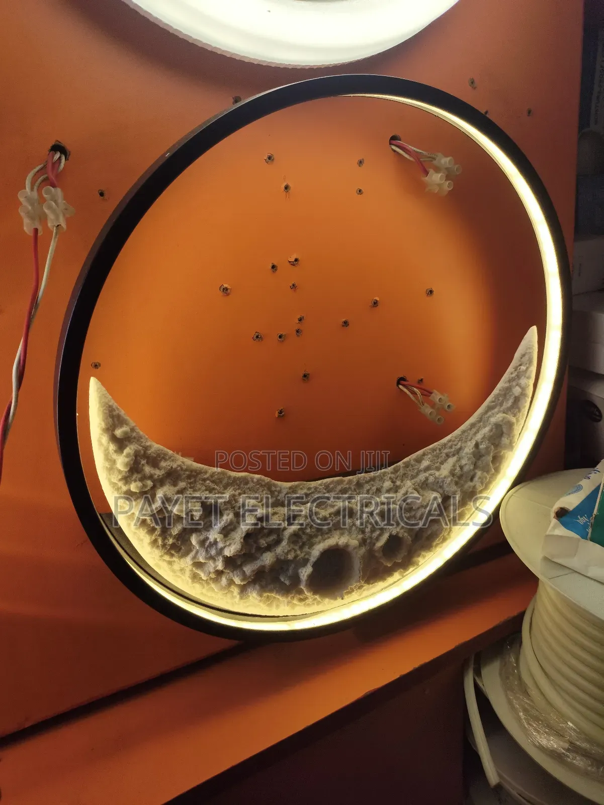 Half Moon Led Wall Light With 3colours