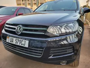 Volkswagen Touareg V6 Executive AWD 4MOTION 2015 Black