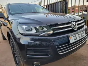 Volkswagen Touareg V6 Executive AWD 4MOTION 2015 Black