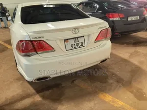 Toyota Crown 2010 White
