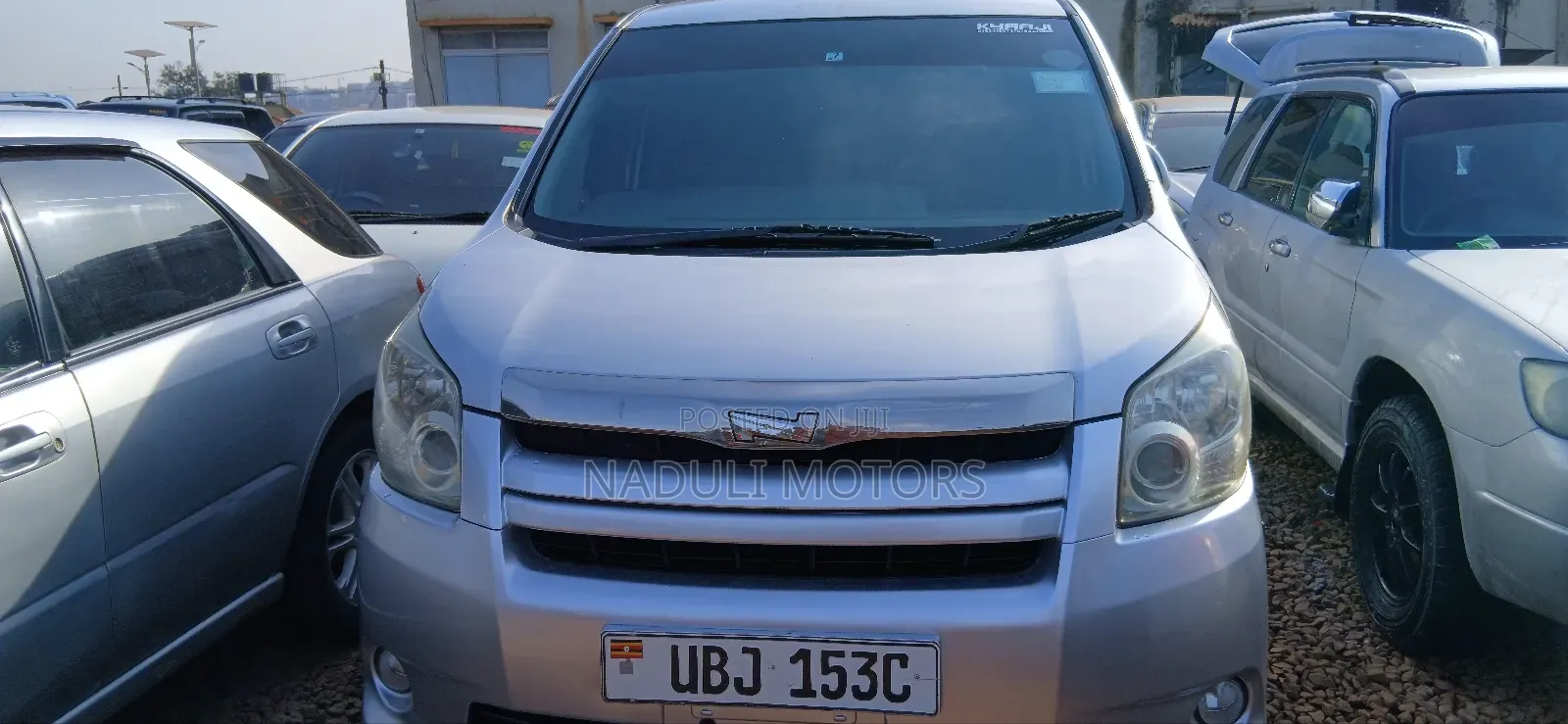 Toyota Noah 2010 Silver