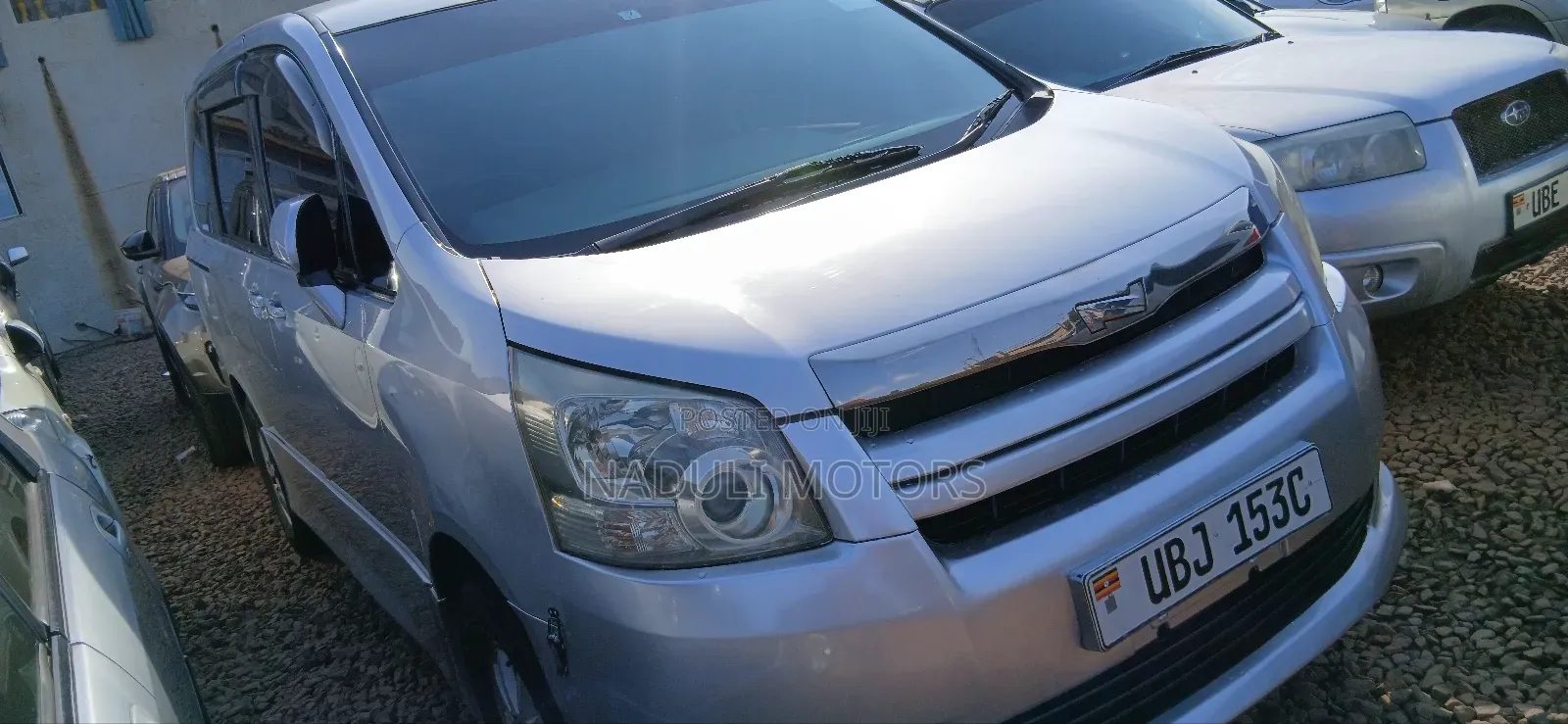 Toyota Noah 2010 Silver