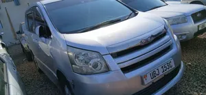 Toyota Noah 2010 Silver