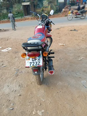 Bajaj Boxer 125 2023 Red