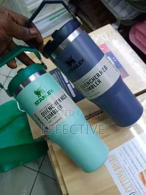 30oz/900ml Stanley Quencher H2.0 Flowstate Tumbler.