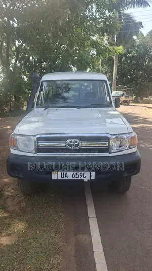 Toyota Land Cruiser 2014 White