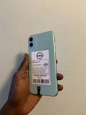 New Apple iPhone 11 64 GB Purple