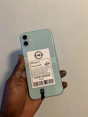 New Apple iPhone 11 64 GB Purple
