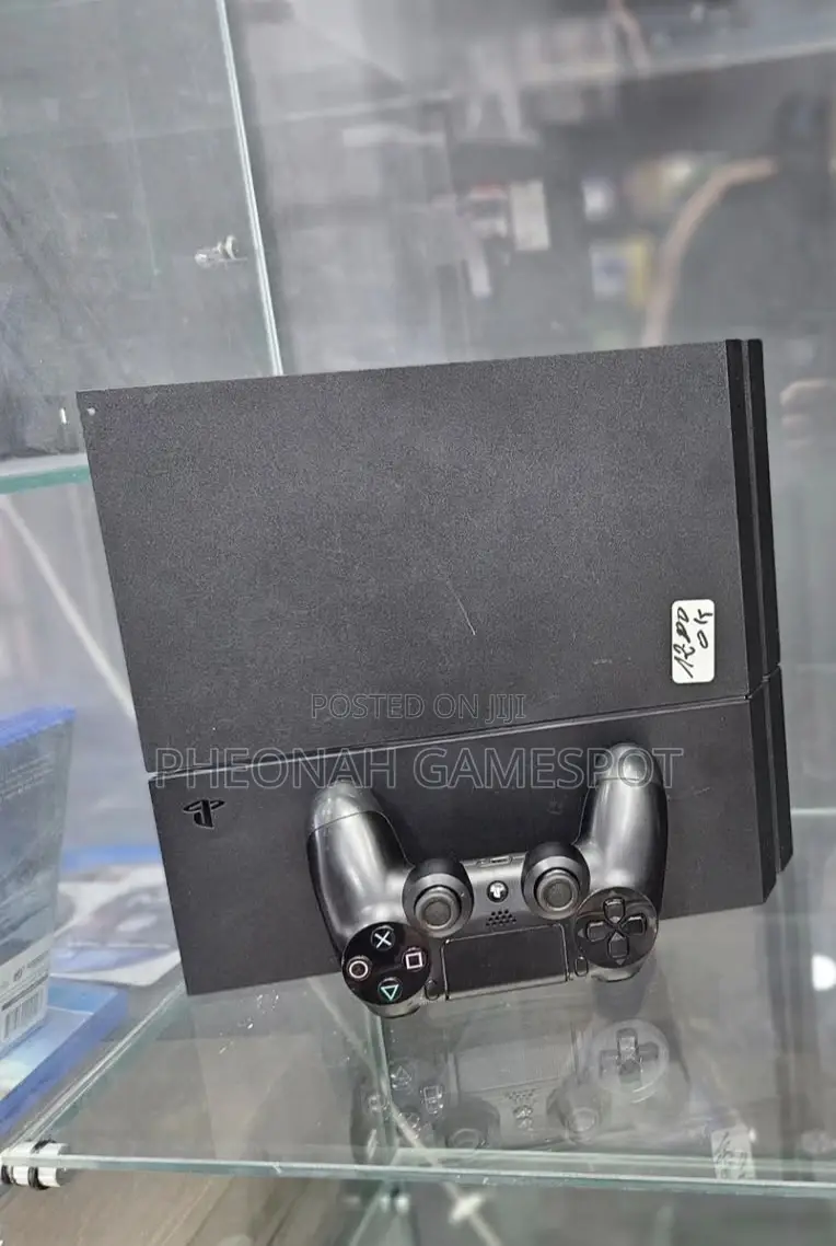 Ps4 Modern Set, Two Controllers, 15 Games Ready, Refined Gameplay.