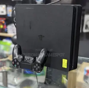 Ps4 Core Set, Two Controllers, 14 Games Installed, Reliable Speed.
