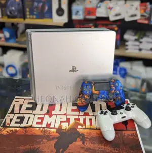 Ps4 Fluid Kit, Two Controllers, 14 Games Installed, Quality Speed.