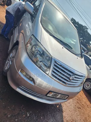Toyota Alphard 2.4 Petrol AWD 2003 Silver