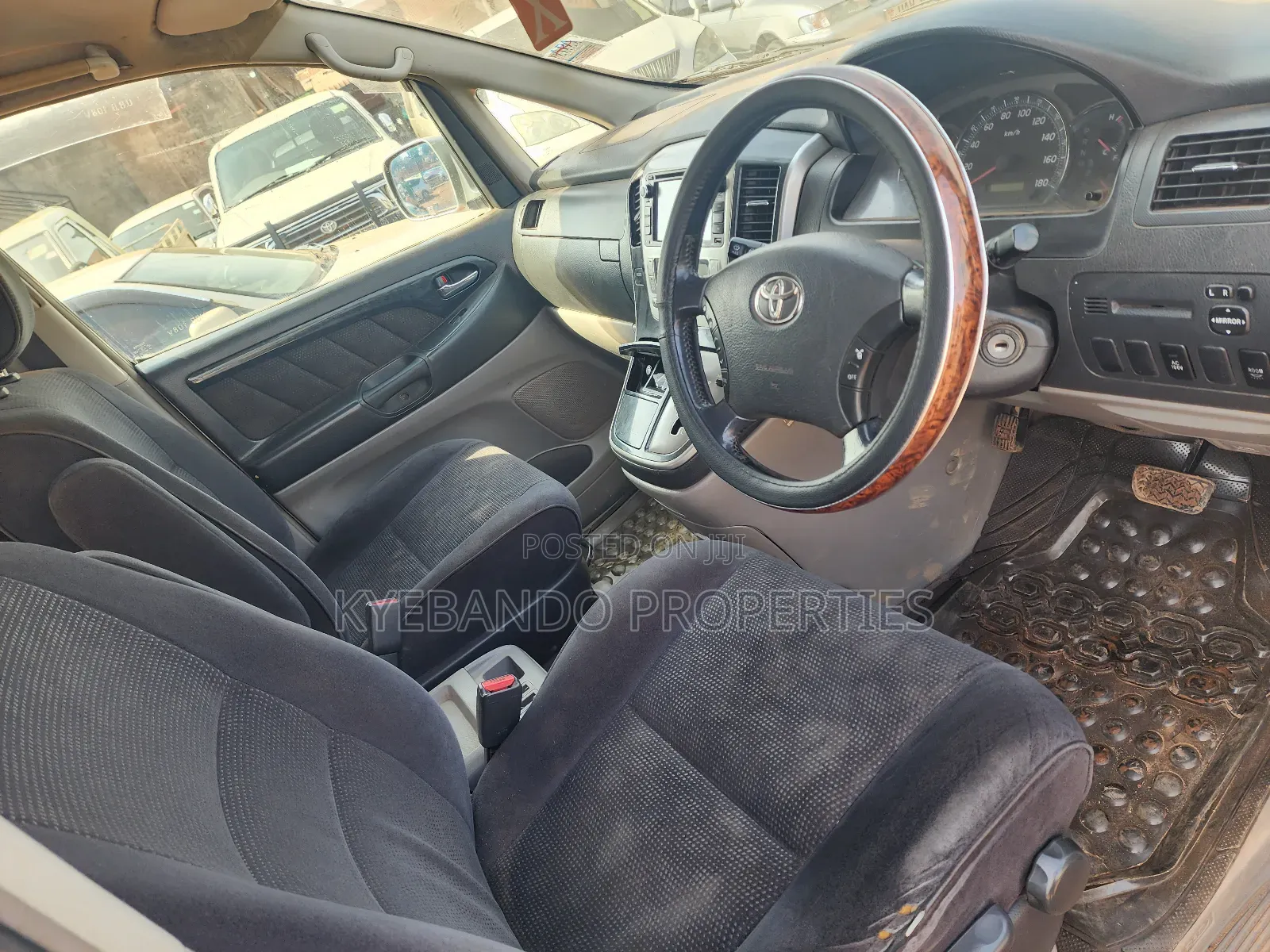Toyota Alphard 2.4 Petrol AWD 2003 Silver