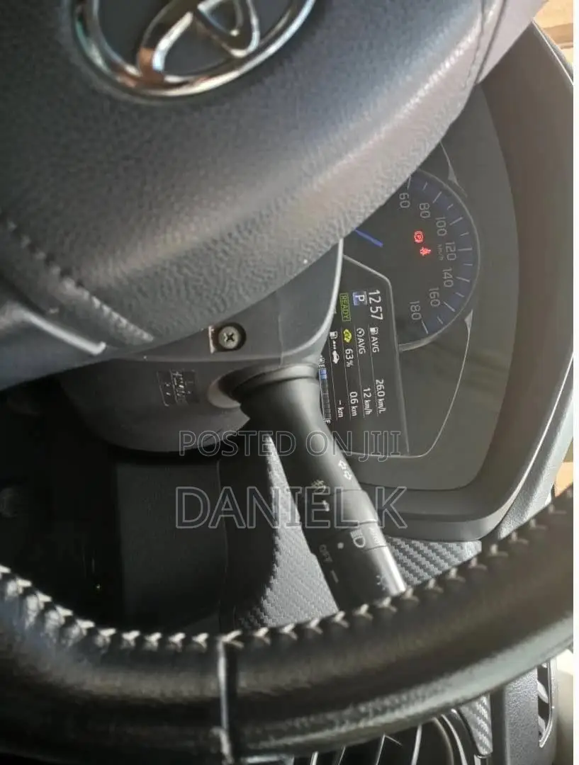 Toyota Corolla Fielder 1.5 Hybrid FWD 2013 Black