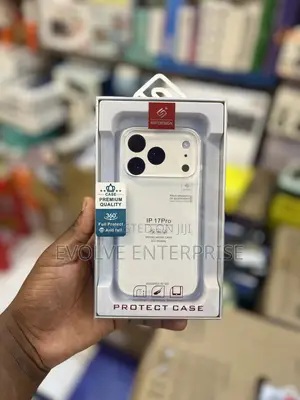 Crystal Clear Phone Covers for iPhone 17 Series