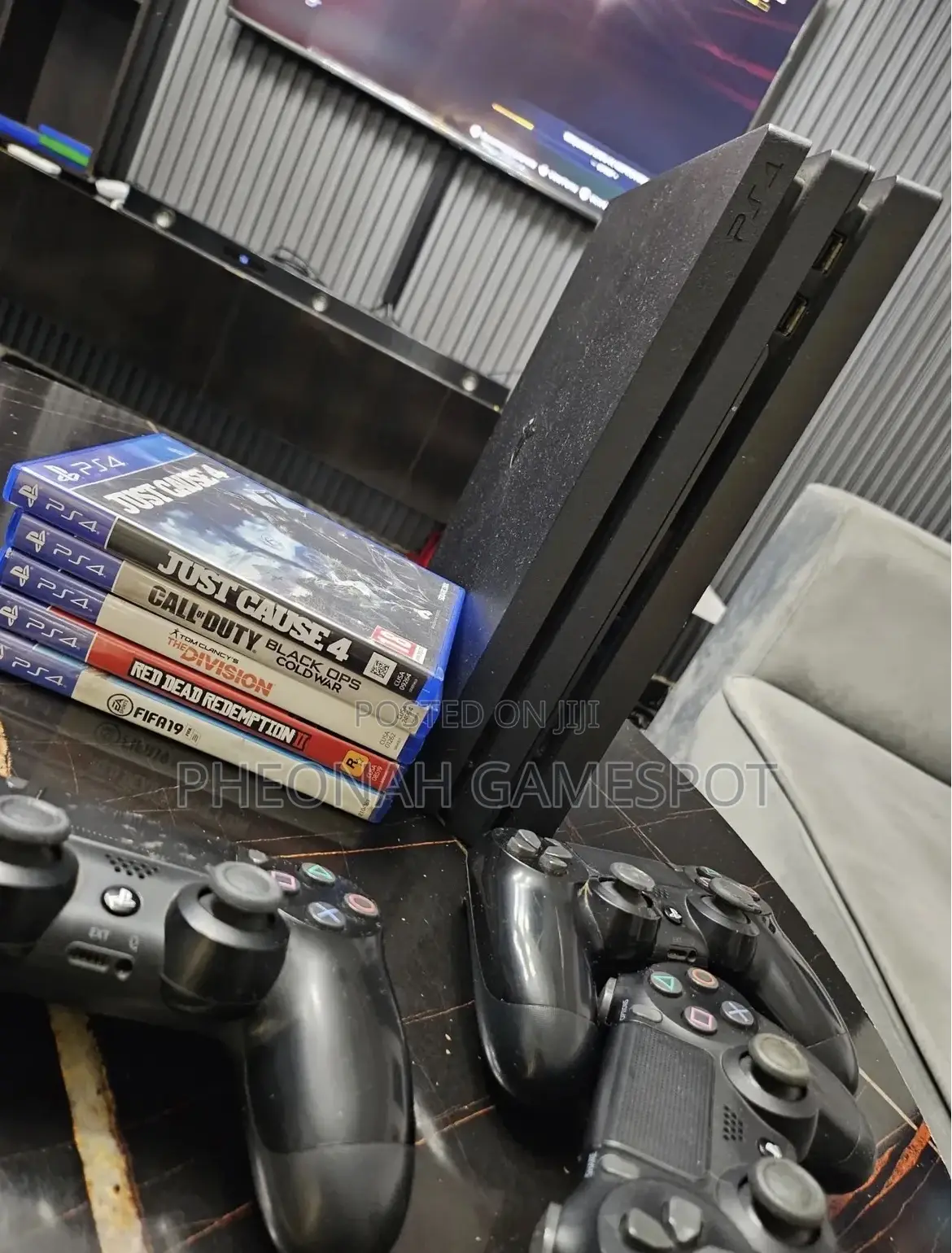 Ps4 Double Kit, Two Controllers, 16 Games Installed, Pure Speed Play.