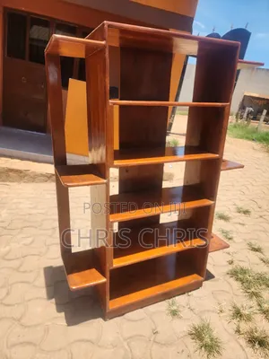 Pallet Book Shelf