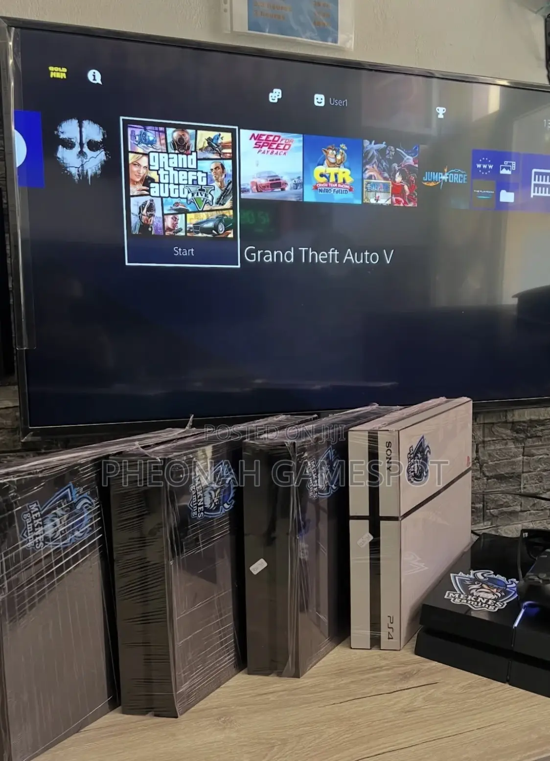 Ps4 Ultra Duo, Two Controllers, 20 Games Installed, Crisp Feel.