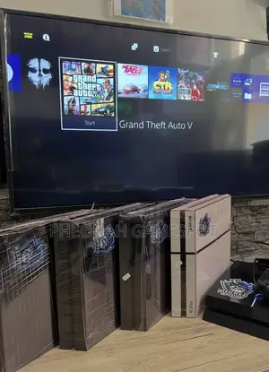 Ps4 Ultra Duo, Two Controllers, 20 Games Installed, Crisp Feel.