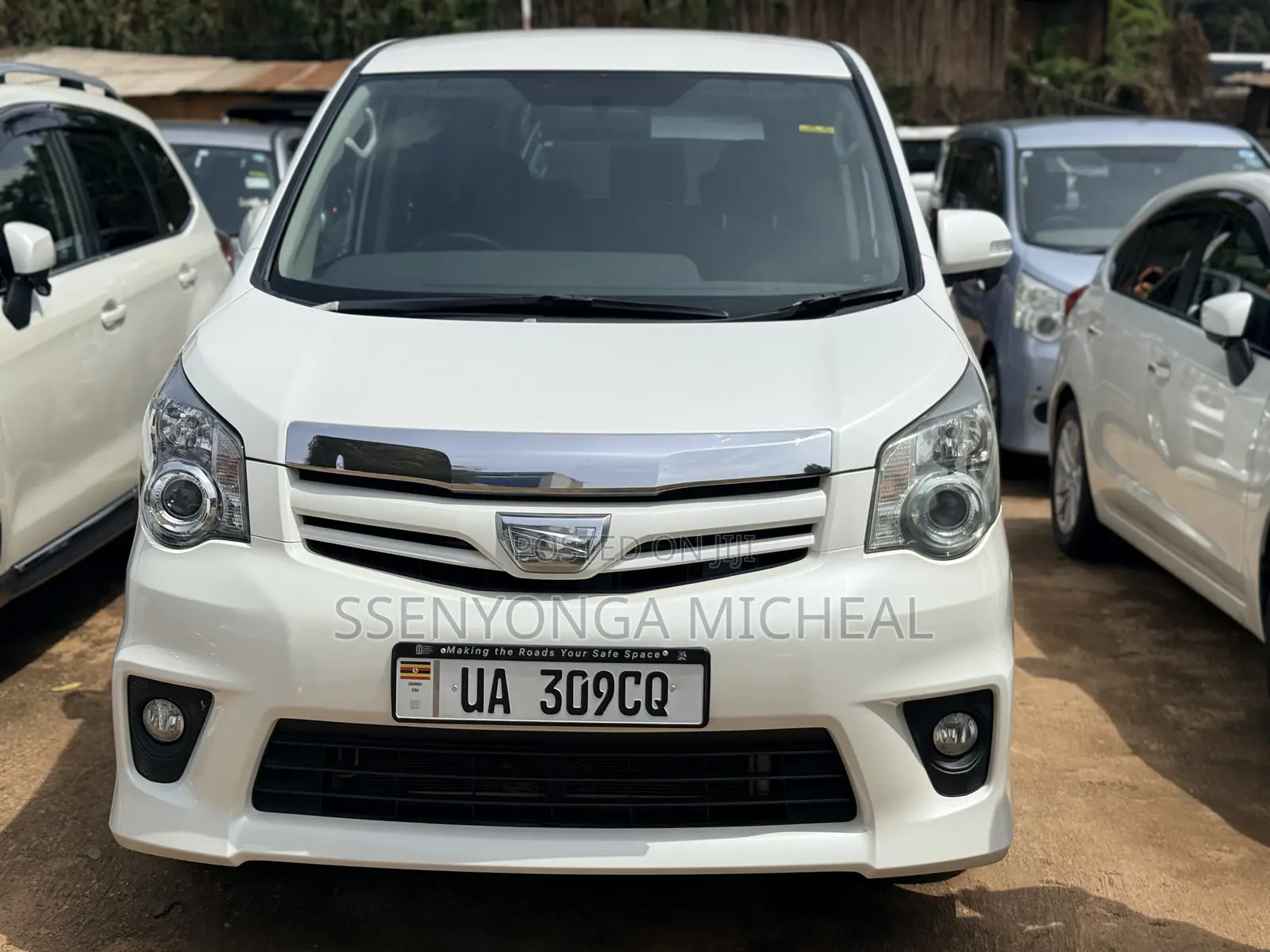 Toyota Noah 2013 White