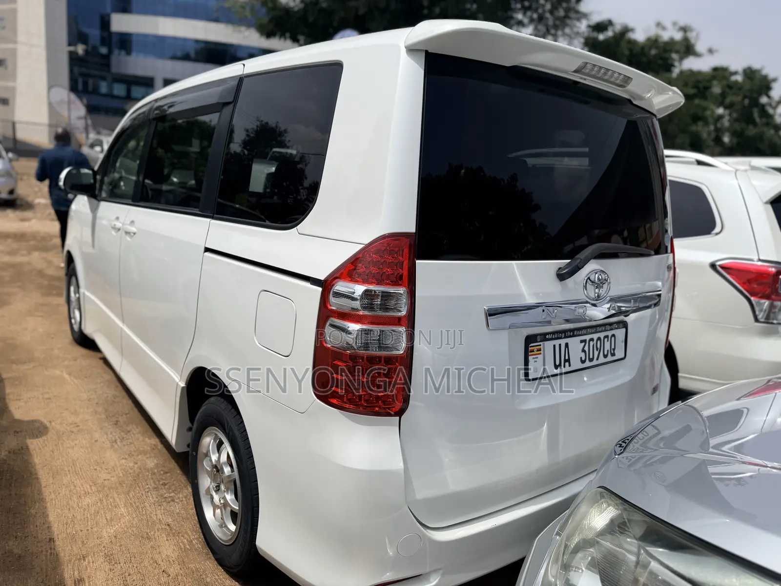 Toyota Noah 2013 White