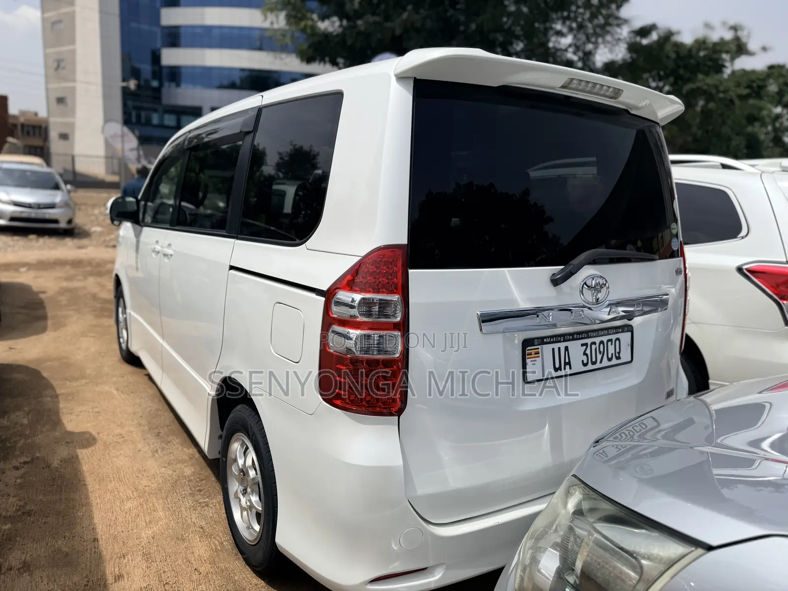 Toyota Noah 2013 White