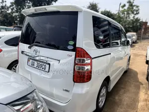 Toyota Noah 2013 White