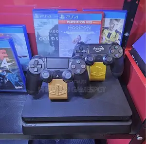 Ps4 Complete Duo, Two Controllers, 18games Loaded, Smooth Clean Action