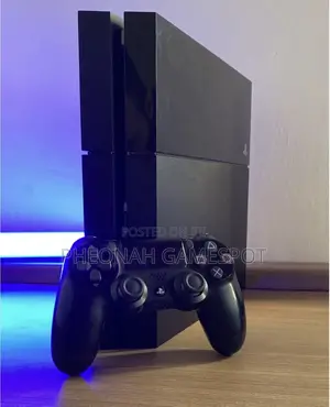 Ps4 Super Combo, Two Controllers, 14 Games Loaded, Strong Clarity.