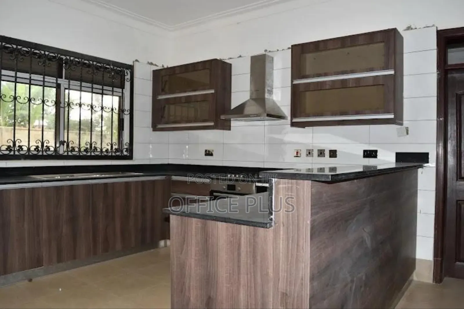 370 E Prairie St, Crystal Lake, IL 60014 - Office units for sale - Realmo