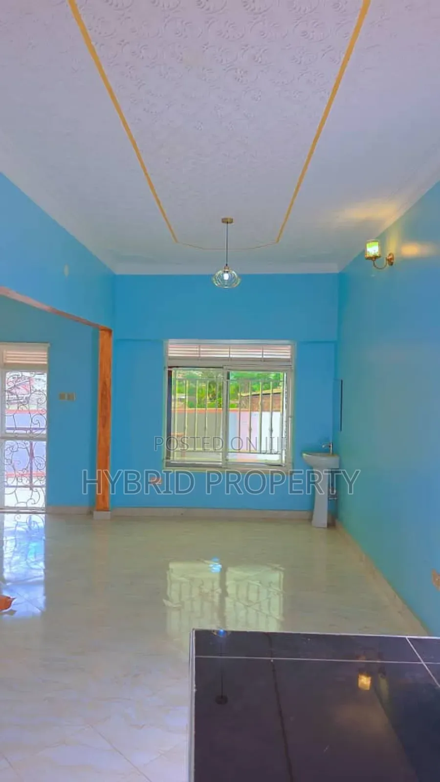 3bdrm House in Buloba Along Mityana for sale