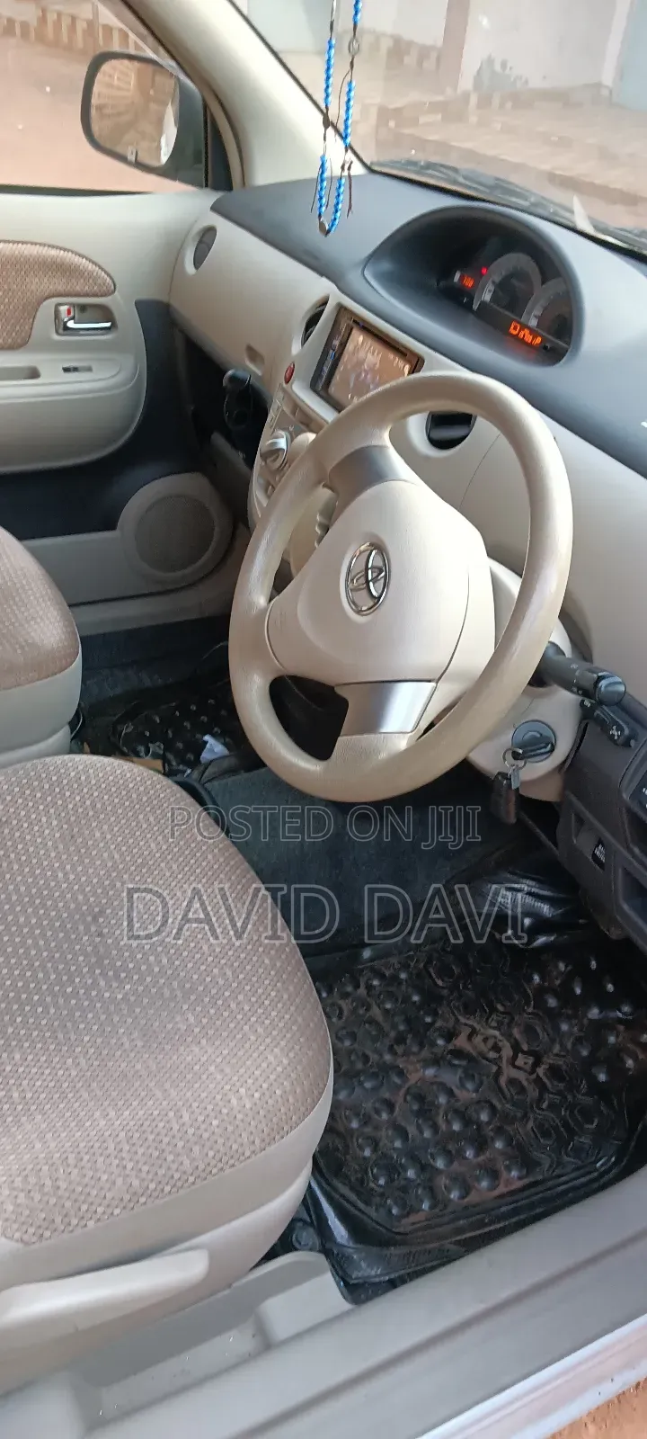 Toyota Sienta 2014 White