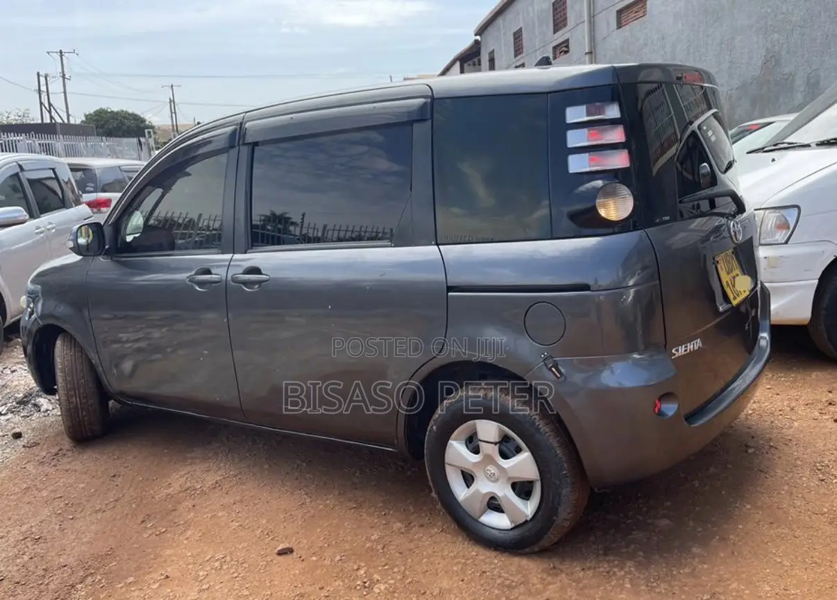 Toyota Sienta 1.5 AWD 2008 Gray