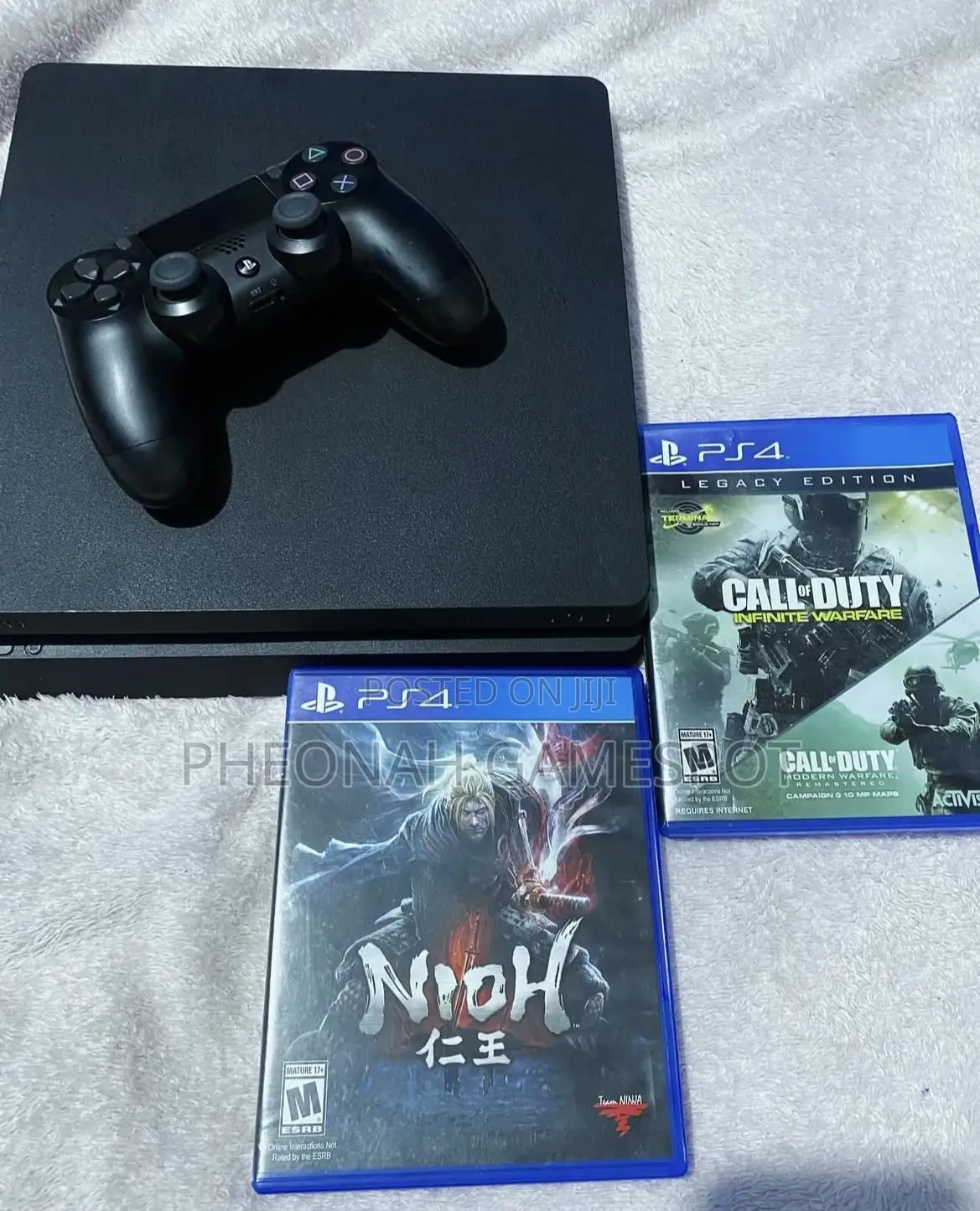 Ps4 Action Combo, Two Controllers, 17 Games Installed, Crisp Fluid Run