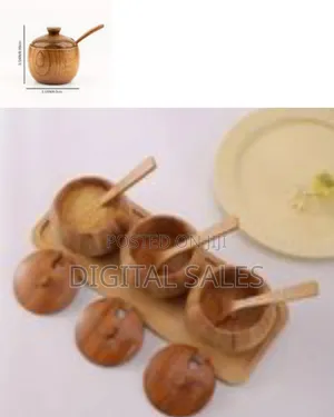 1 Set of 3 Seasoning Jars Plus Tray Set, Retro Wooden Lid Salt Bottle