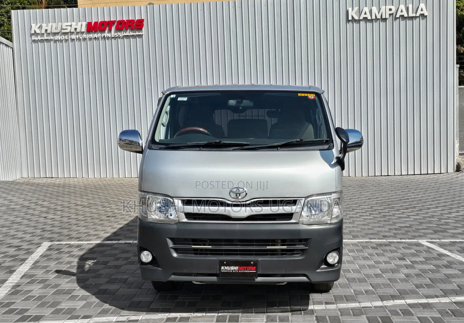 Toyota Regius 2012 Silver