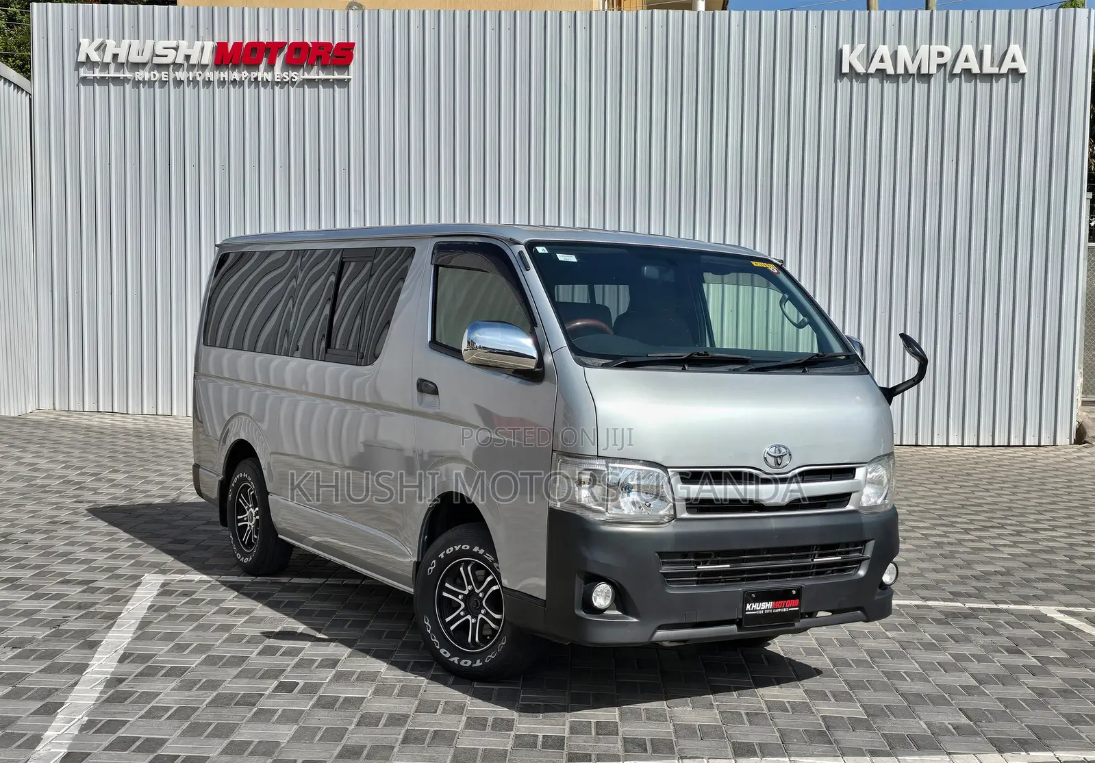 Toyota Regius 2012 Silver