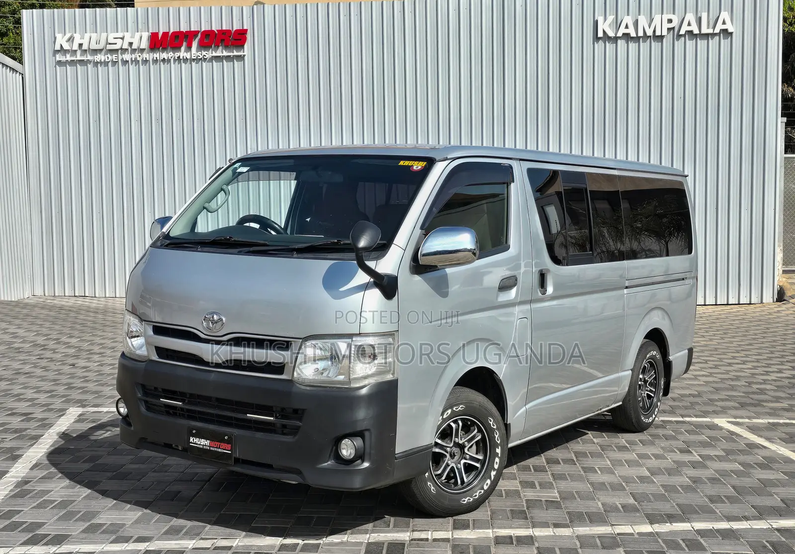 Toyota Regius 2012 Silver
