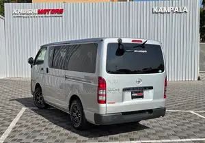 Toyota Regius 2012 Silver