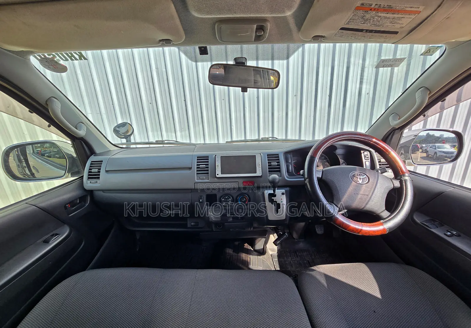 Toyota Regius 2012 Silver