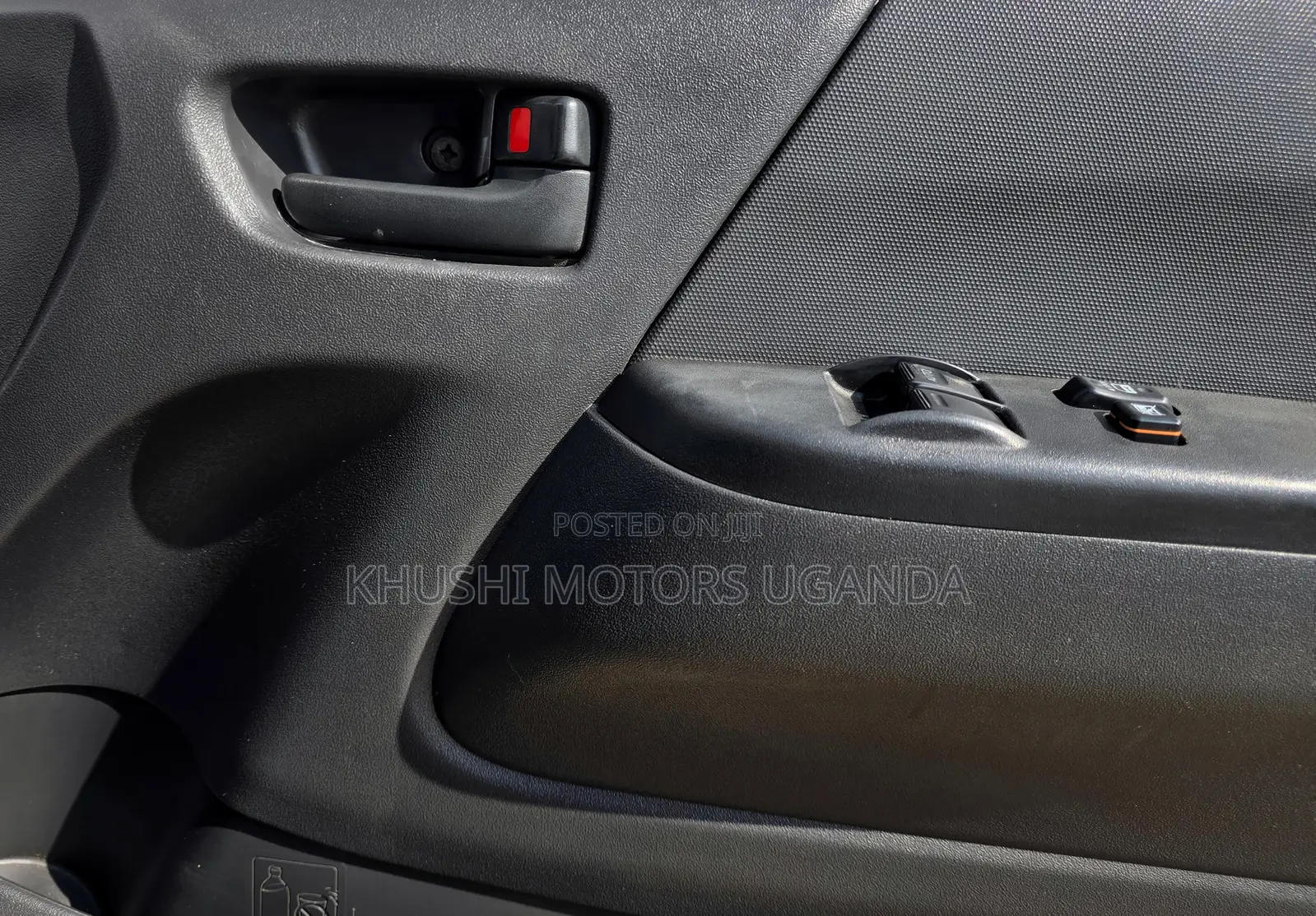 Toyota Regius 2012 Silver