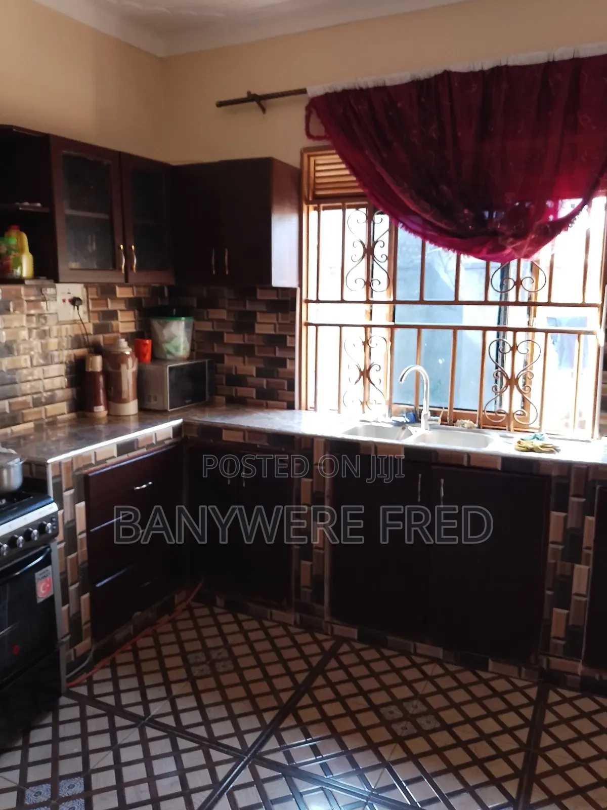 3bdrm House in Namanve, Goma for sale