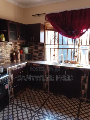 3bdrm House in Namanve, Goma for sale