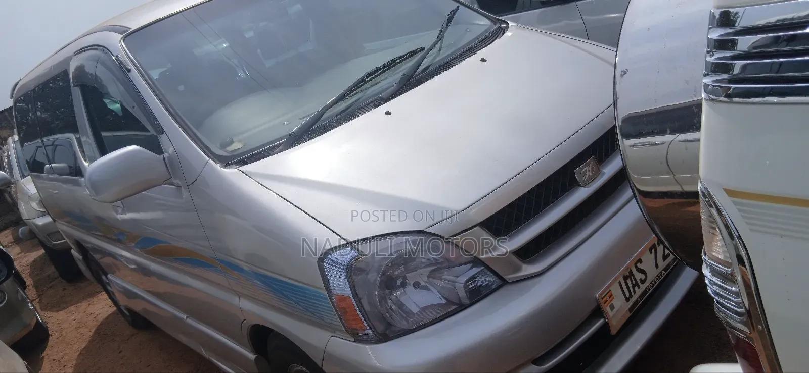 Toyota Regius 2003 Silver