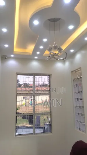 5bdrm House in Makindye for sale